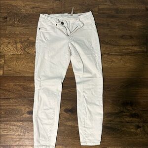 Max Jeans Size 6 White Skimmer Jeans